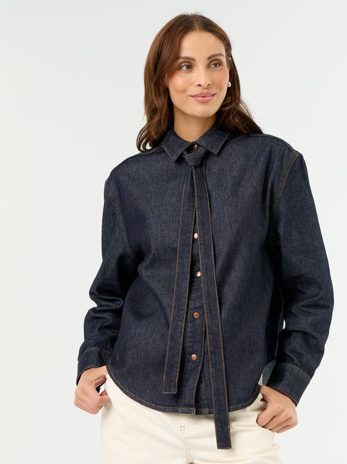 Camisa vaquera con cuello camisero con lazada - Kiabi Camisa vaquera con cuello camisero con lazada - Kiabi