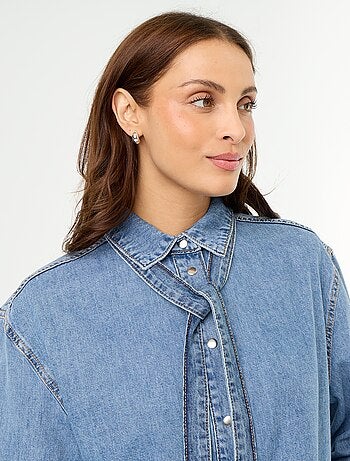 Camisa vaquera con cuello camisero con lazada