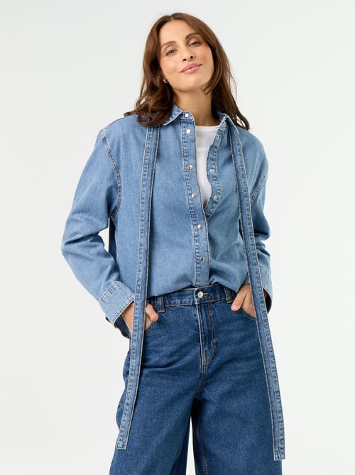 Camisa vaquera con cuello camisero con lazada - Kiabi Camisa vaquera con cuello camisero con lazada - Kiabi