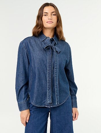 Camisa vaquera con cuello camisero con lazada