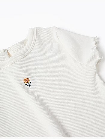 Camiseta acanalada con flor bordada