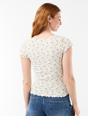 Camiseta acanalada de manga corta con mangas con volantes