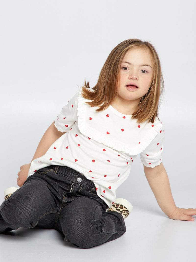 Camiseta adaptativa con volantes estampado 'corazón' BLANCO - Kiabi