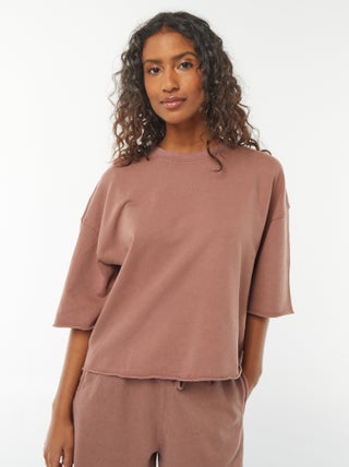 Camiseta ancha descolorida de manga corta