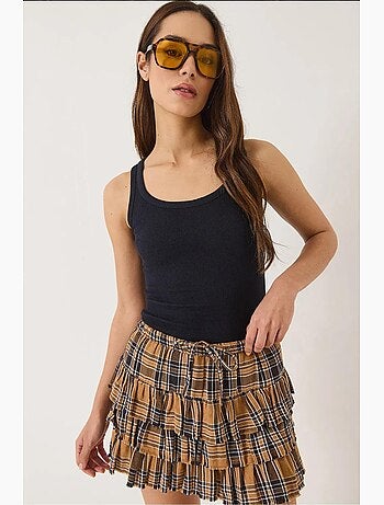 Camiseta básica acanalada con tirantes gruesos y aspecto acanalado de lucci