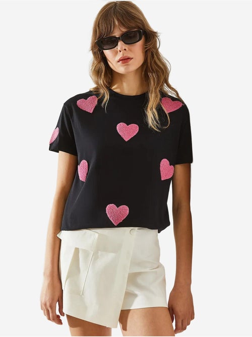 Camiseta básica con corazón bordado lucci - Kiabi