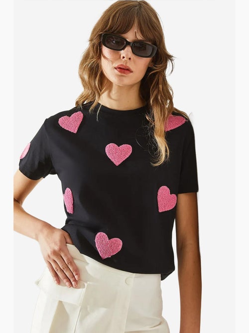 Camiseta básica con corazón bordado lucci - Kiabi