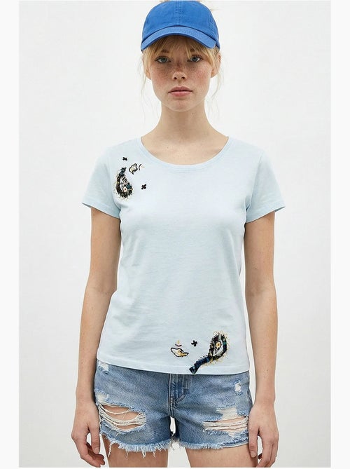 Camiseta básica con cuello en u bordado lucci - Kiabi