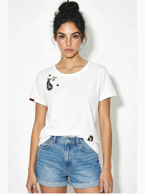 Camiseta básica con cuello en u bordado lucci - Kiabi