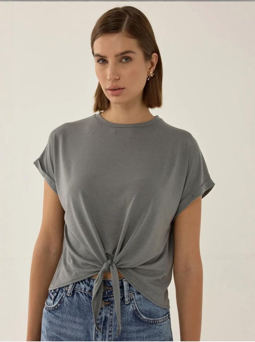 Camiseta básica corta con cuello redondo hiccup - Kiabi