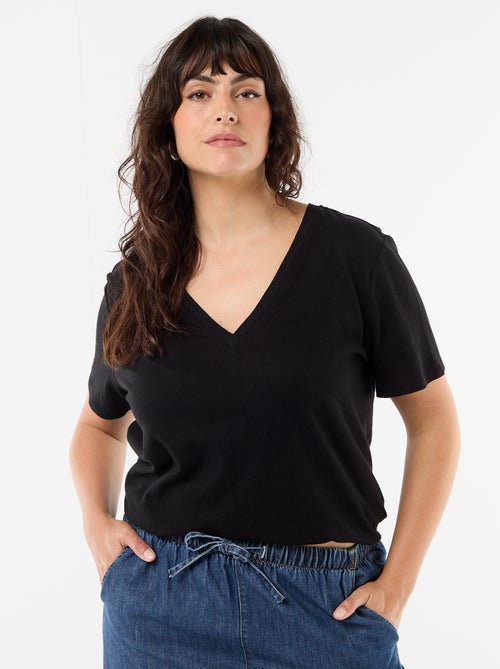 Camiseta básica cuello en pico y manga corta - Kiabi