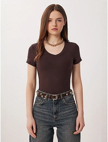 Camiseta básica de cuello en v slim fit istanbul