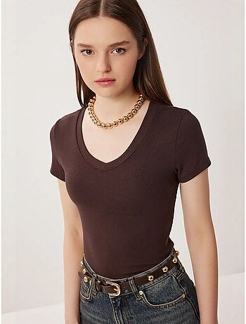 Camiseta básica de cuello en v slim fit istanbul