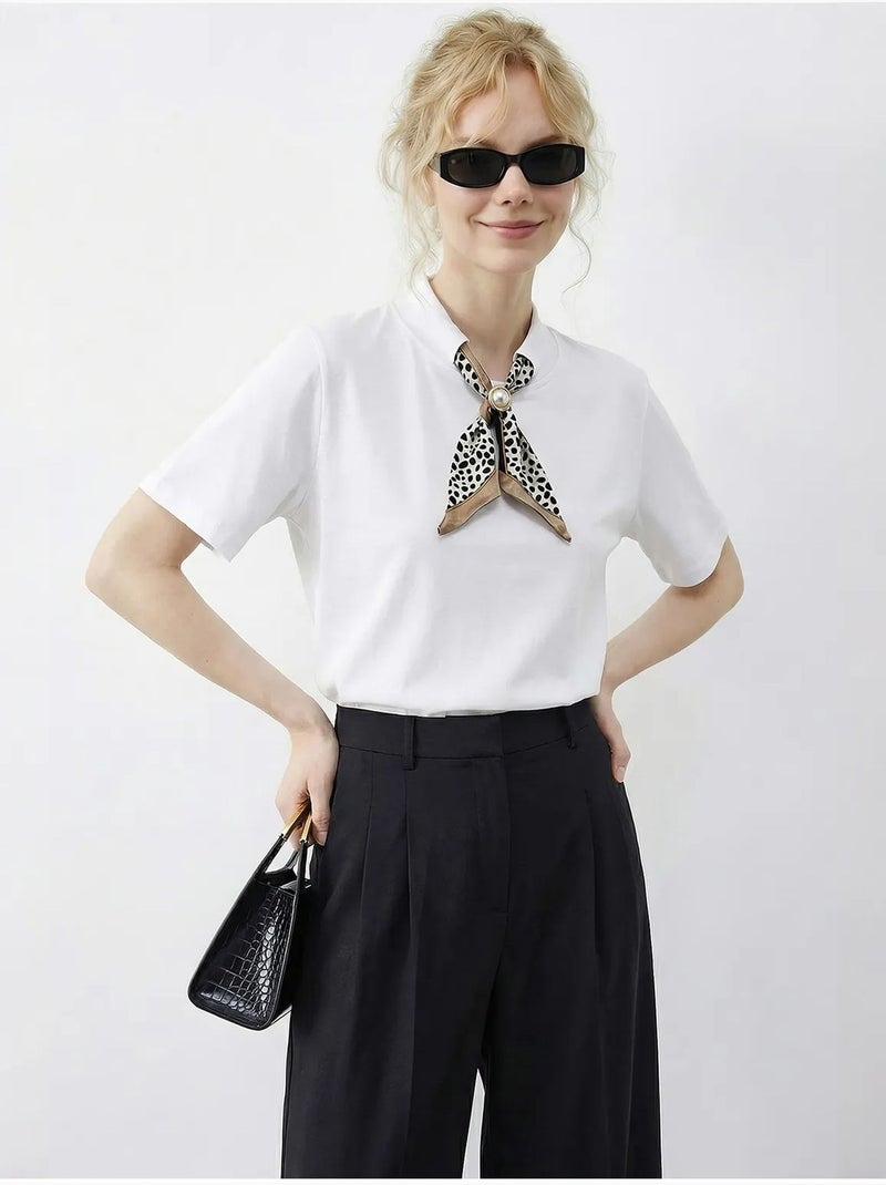 Camiseta básica de cuello redondo con detalle de accesorio lucci Blanco - Kiabi