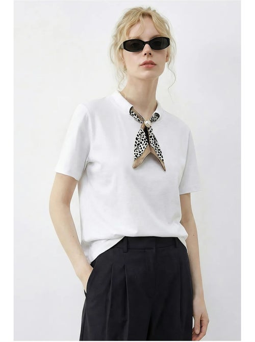 Camiseta básica de cuello redondo con detalle de accesorio lucci - Kiabi