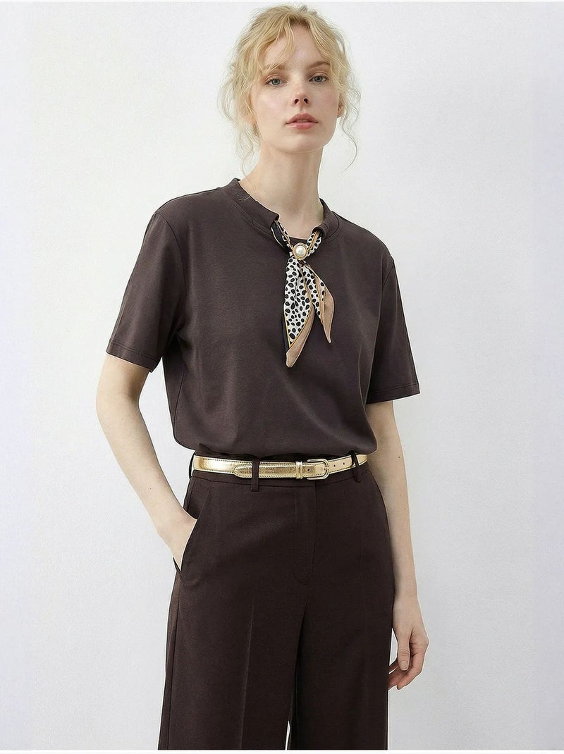 Camiseta básica de cuello redondo con detalle de accesorio lucci Marrón oscuro - Kiabi