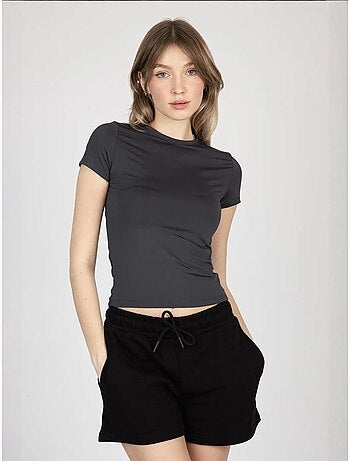 Camiseta básica de cuello redondo