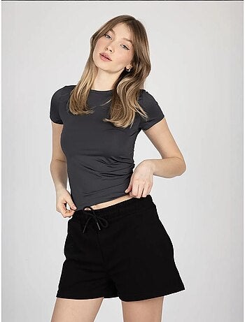 Camiseta básica de cuello redondo