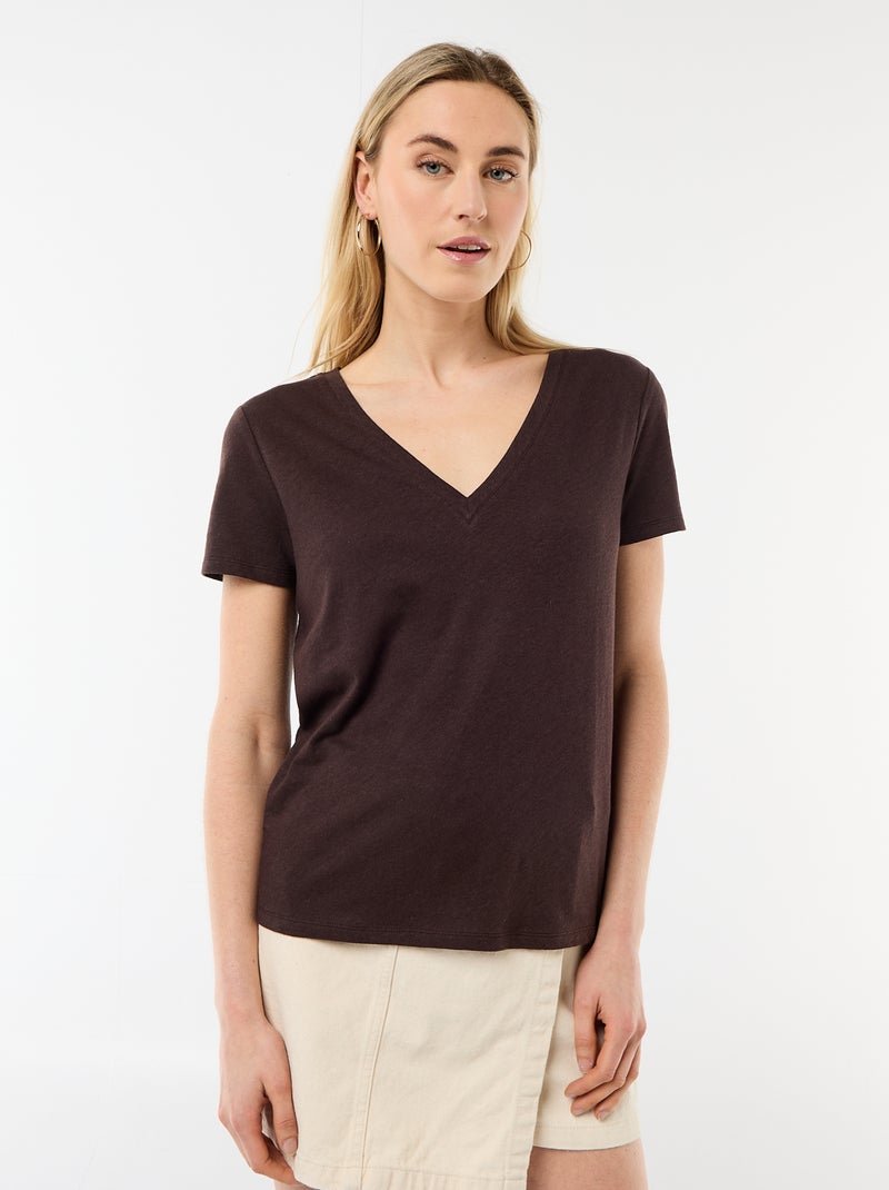 Camiseta básica de manga corta con cuello en pico Marron - Kiabi