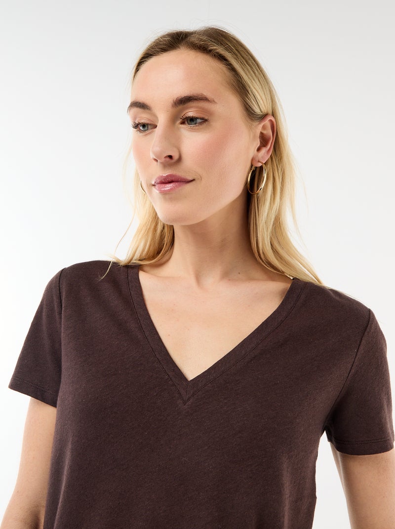 Camiseta básica de manga corta con cuello en pico Marron - Kiabi