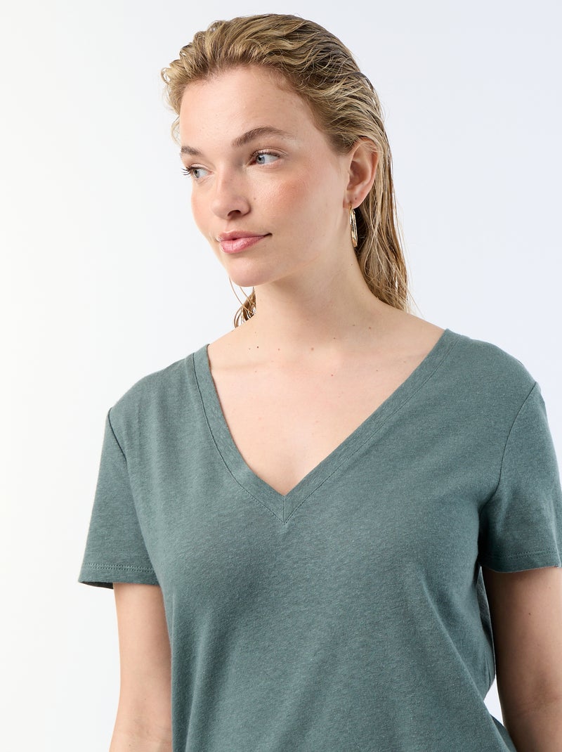 Camiseta básica de manga corta con cuello en pico Verde - Kiabi
