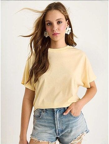 Camiseta básica de manga corta con cuello redondo y corte regular de algodón orgánico lucci