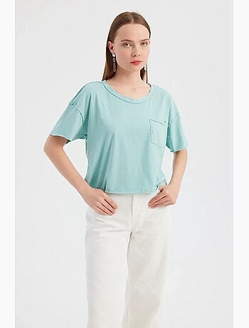 Camiseta básica de manga corta con cuello redondo y tejido hiccup