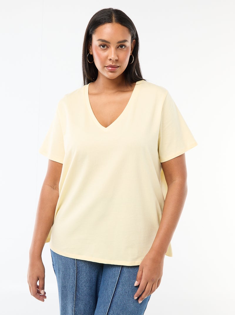 Camiseta básica de manga corta y cuello en pico Amarillo - Kiabi