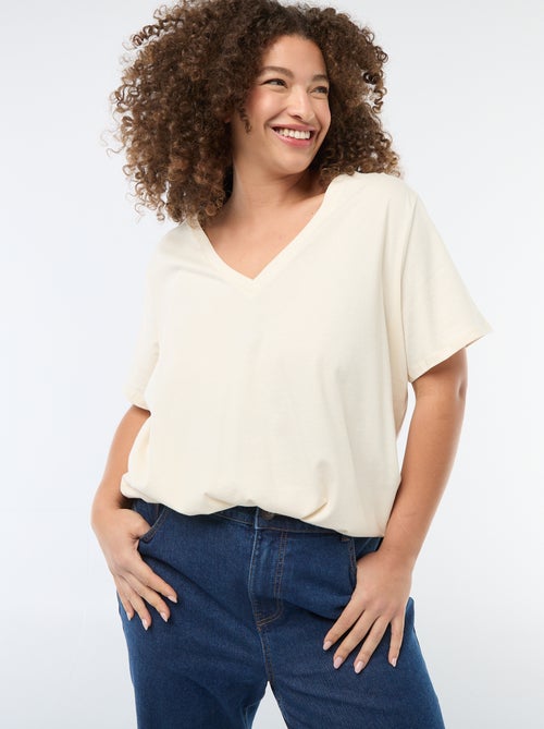 Camiseta básica de manga corta y cuello en pico - Kiabi