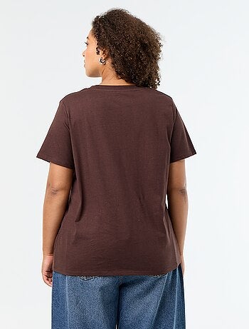 Camiseta básica de manga corta y cuello en pico