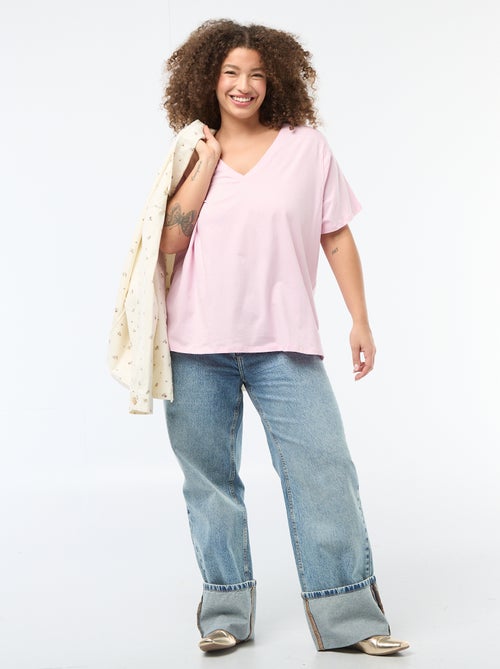 Camiseta básica de manga corta y cuello en pico - Kiabi