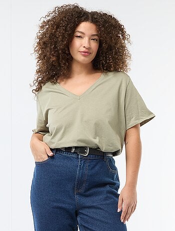 Camiseta básica de manga corta y cuello en pico