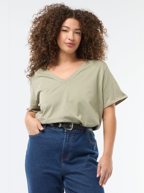 Camiseta básica de manga corta y cuello en pico - Kiabi