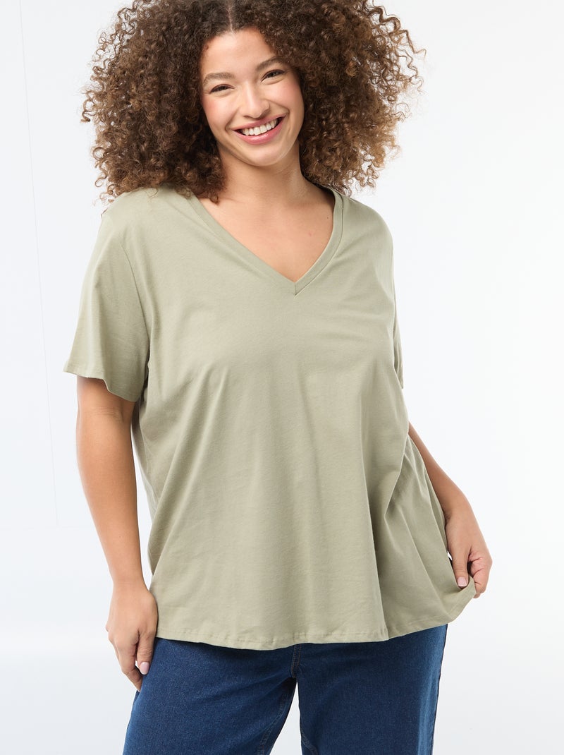 Camiseta básica de manga corta y cuello en pico Verde - Kiabi