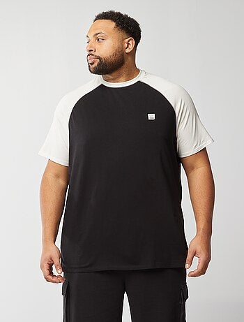 Camiseta bicolor de manga corta raglán