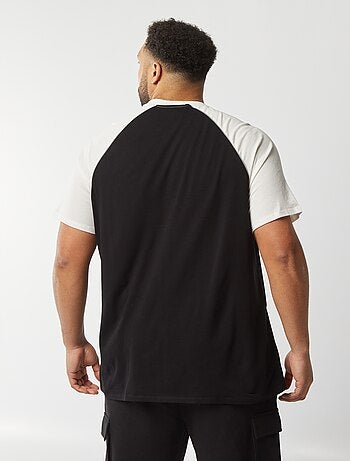 Camiseta bicolor de manga corta raglán
