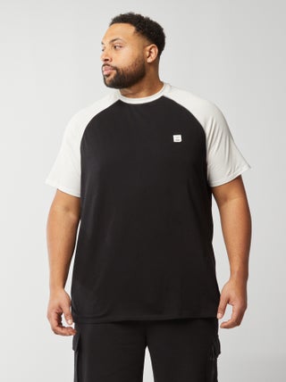 Camiseta bicolor de manga corta raglán
