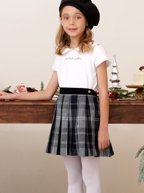 Camiseta Blanca de Manga Corta para Niña | Cuello Claudine | SOPHIA - Kiabi Camiseta Blanca de Manga Corta para Niña | Cuello Claudine | SOPHIA - Kiabi