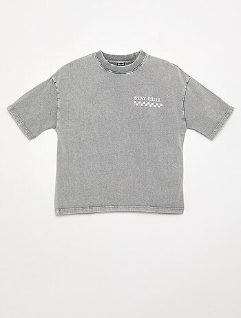 Camiseta bordada y estampada de manga corta