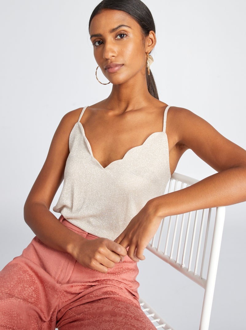Camiseta brillante con cuello festoneado ROSA - Kiabi