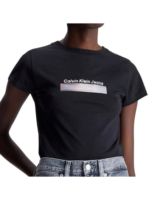 Camiseta Calvin Klein Jeans Ajustada para Mujer - Kiabi Camiseta Calvin Klein Jeans Ajustada para Mujer - Kiabi
