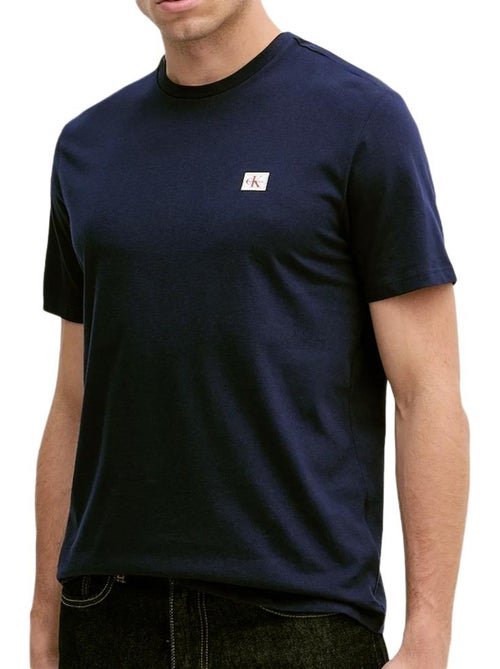Camiseta Calvin Klein Jeans de Hombre con Insignia Marina - Kiabi Camiseta Calvin Klein Jeans de Hombre con Insignia Marina - Kiabi