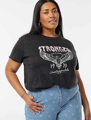 Camiseta 'Carmakoma' con un 'leopardo' estampado