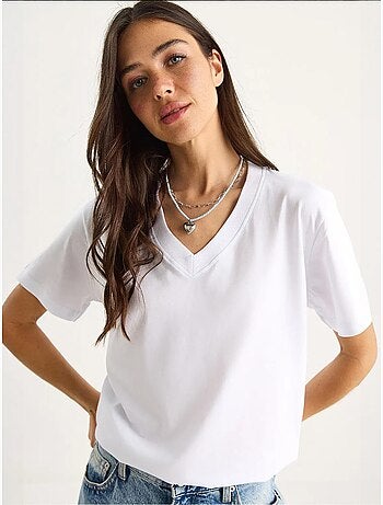 Camiseta cómoda de algodón orgánico con cuello en v profundo lucci