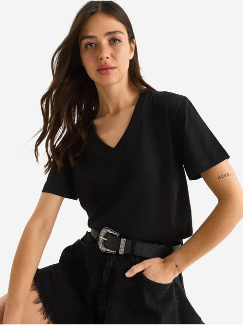 Camiseta cómoda de algodón orgánico con cuello en v profundo lucci - Kiabi Camiseta cómoda de algodón orgánico con cuello en v profundo lucci - Kiabi