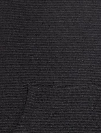 Camiseta con bolsillo canguro en malla otomana