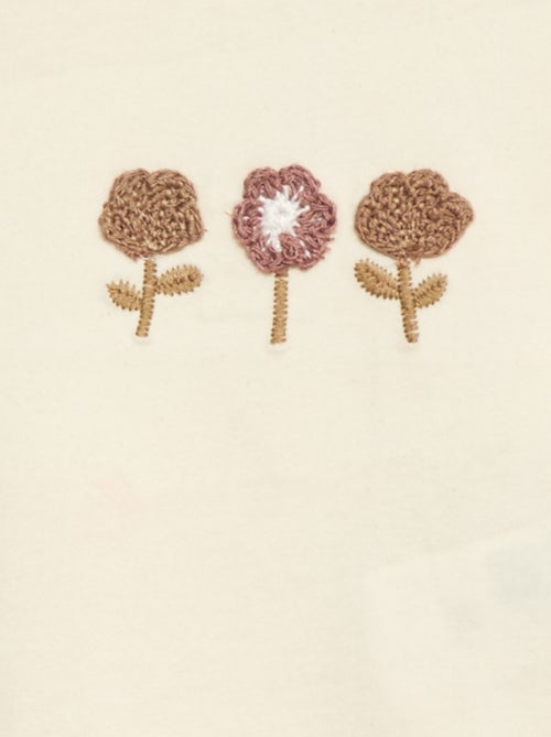 Camiseta con bordado de flores - Kiabi