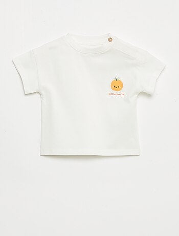 Camiseta con bordado en el pecho