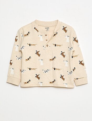 Camiseta con cuello abotonado y estampado