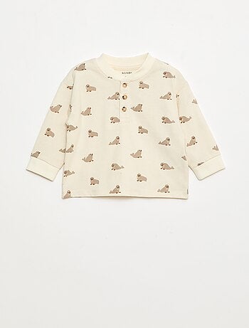 Camiseta con cuello abotonado y estampado